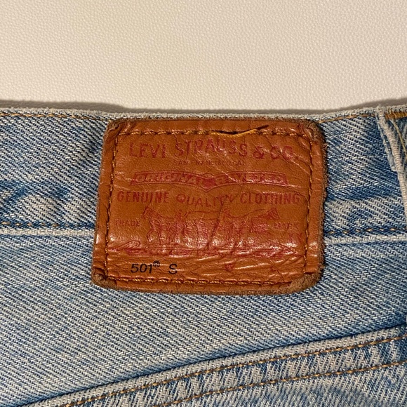 Levi’s 501 raw hem shorts - Picture 5 of 6